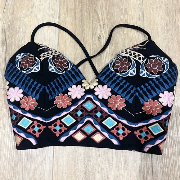 L'ATISTE by Amy Black Top with Colorful Embroidery Open Back size M - Picture 1 of 7